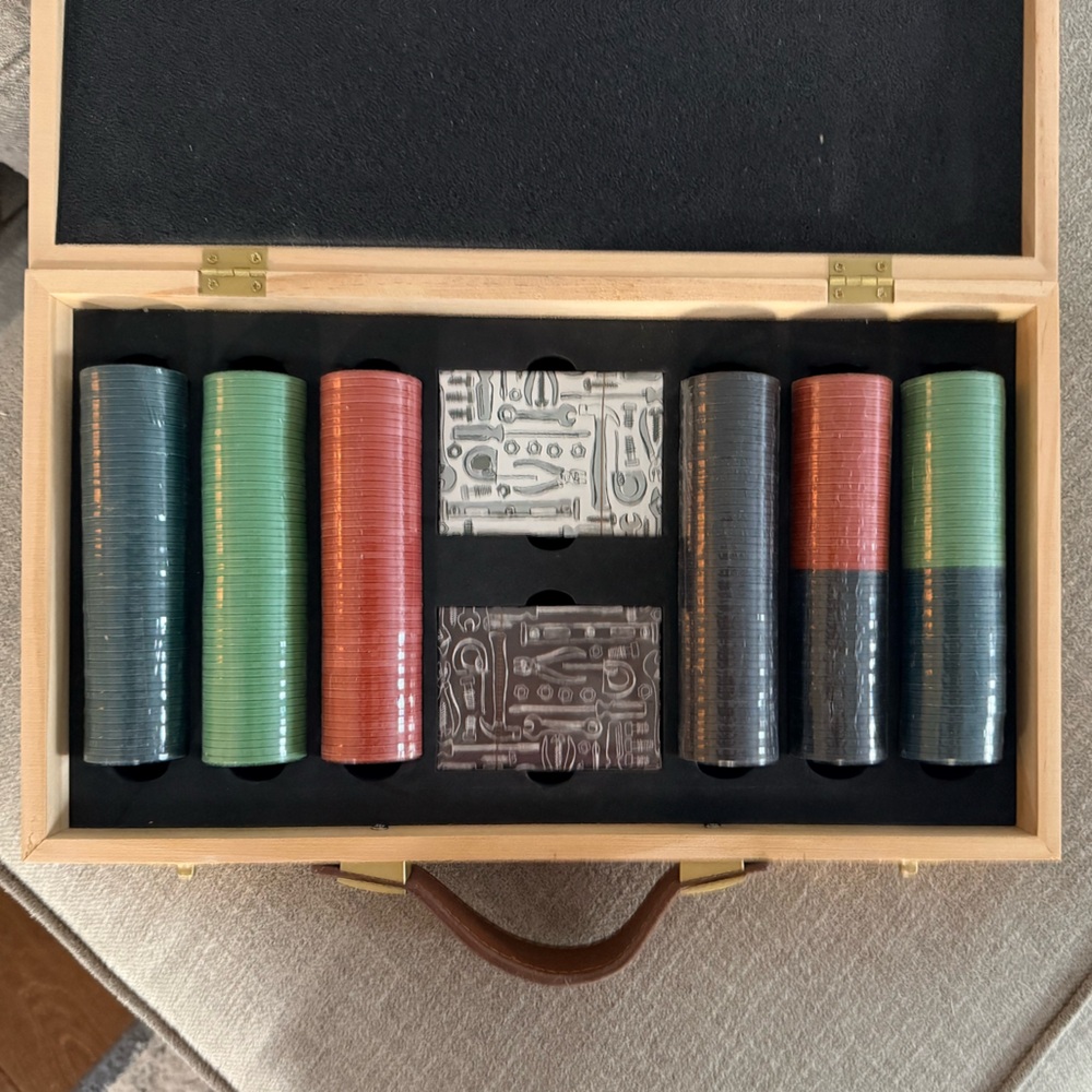 New. SealedWooden Poker Set Case - Natural Wood Hearth & Hand with Magnolia NIB